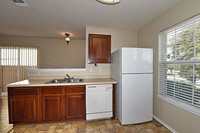 Building Photo - ONE STORY  |  GREAT LOCATION  |  NEAR 1605...