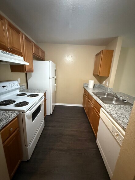 Building Photo - 8517 Island Breeze Ln