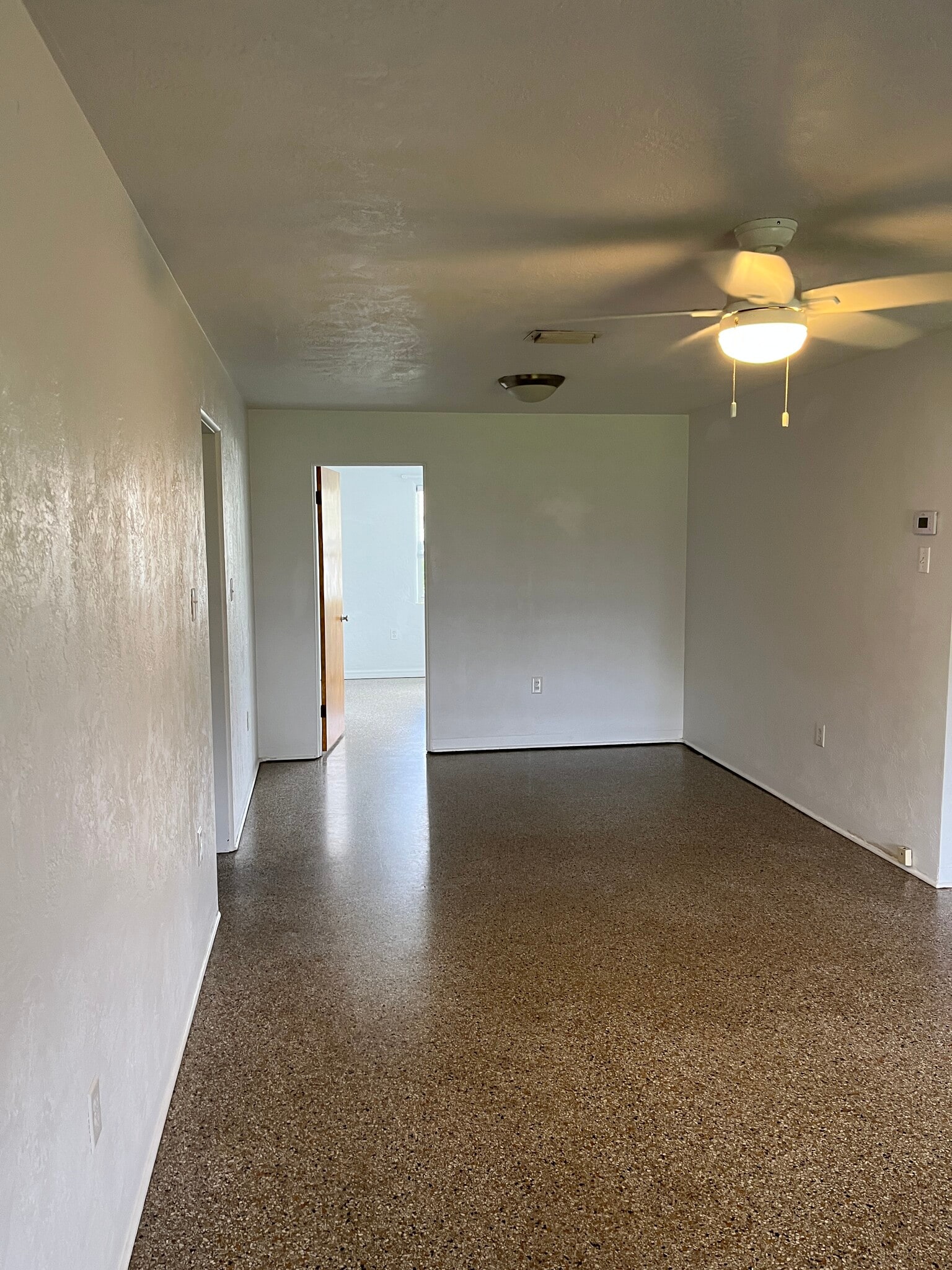 Building Photo - 1504 Golden Ct