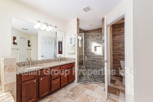 Building Photo - 7233 Wakeview Dr