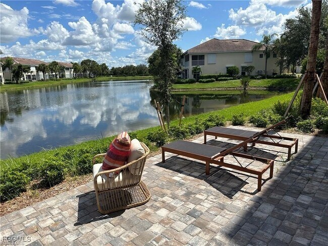 Building Photo - 15901 Pointe Cir