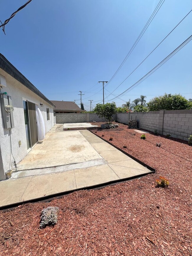 Building Photo - Charming 3 bed/ 2 bath home in El Monte!!