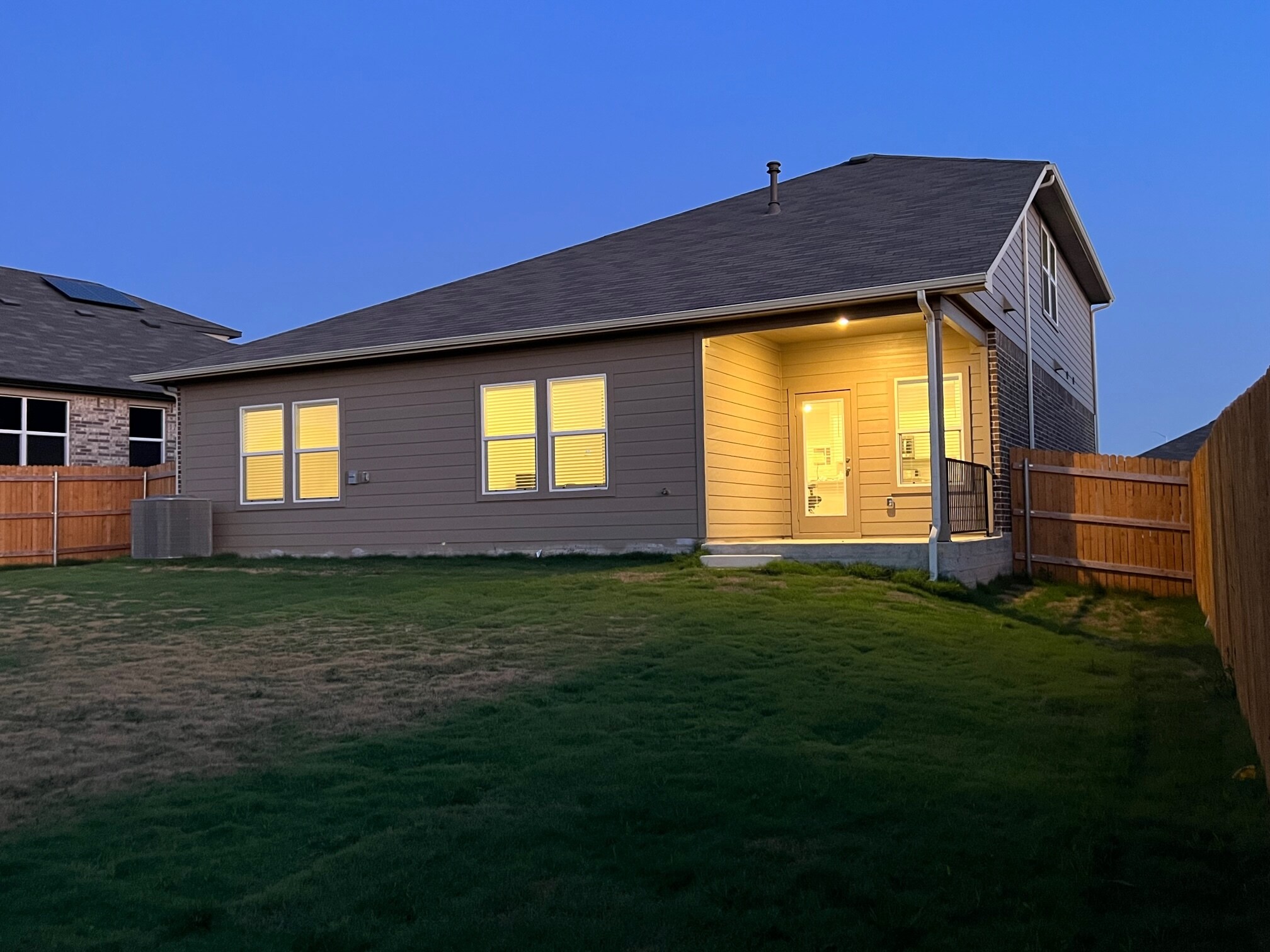 Building Photo - 154 Solitude Dr