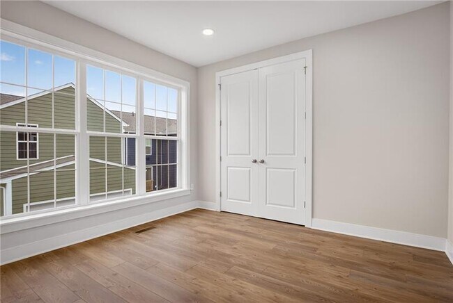 Building Photo - 4022 Cottage Wy