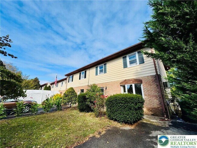 Primary Photo - 2915 Norton Ave