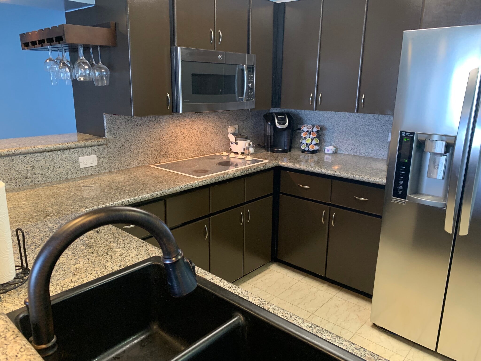 Kitchen - 2575 Kuhio Ave