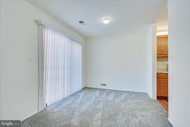 Building Photo - 60 O'Neill Ct