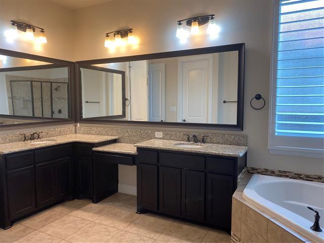Building Photo - 2540 Las Palmas Ln
