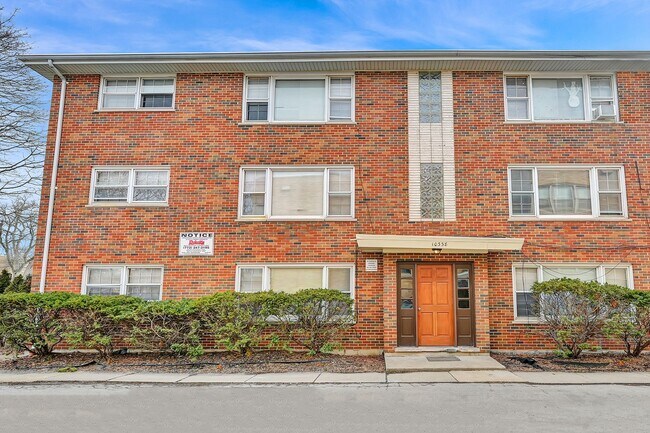 Building Photo - Spacious 2 Bedroom in Beverly