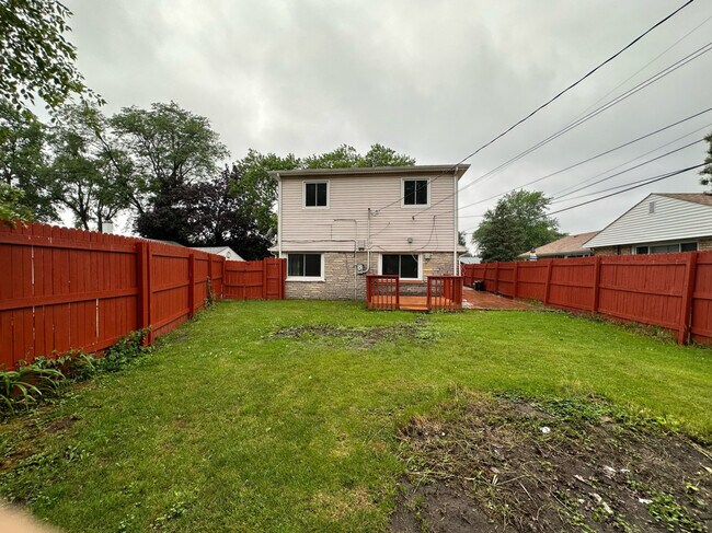 Building Photo - 10029 Harnew Rd E