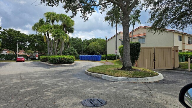 Building Photo - 3360 Pinewalk Dr N