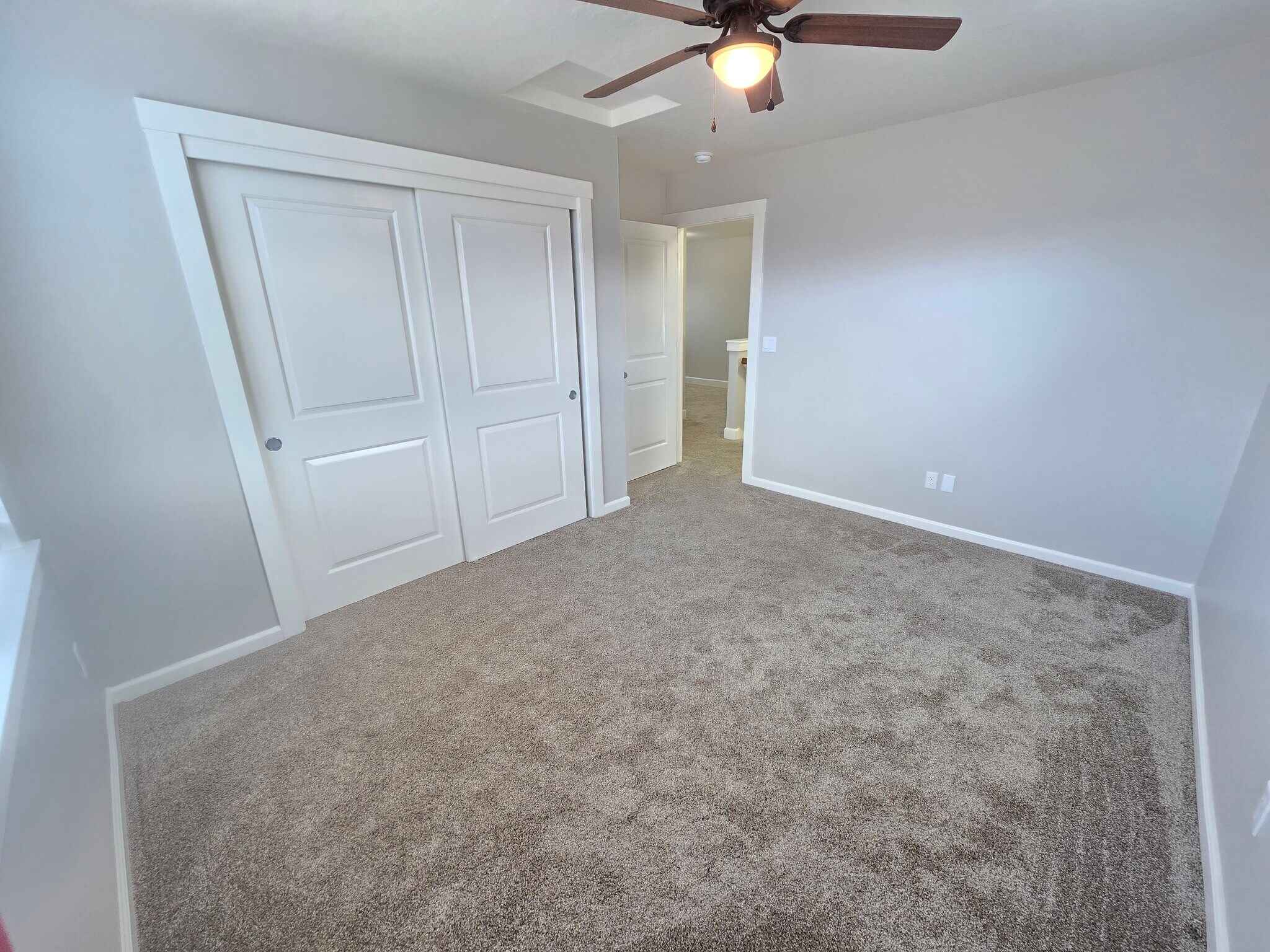 Building Photo - 591 W Kingsley St