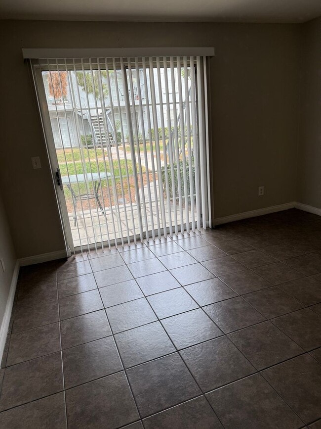 Building Photo - 3823 S Maryland Pkwy