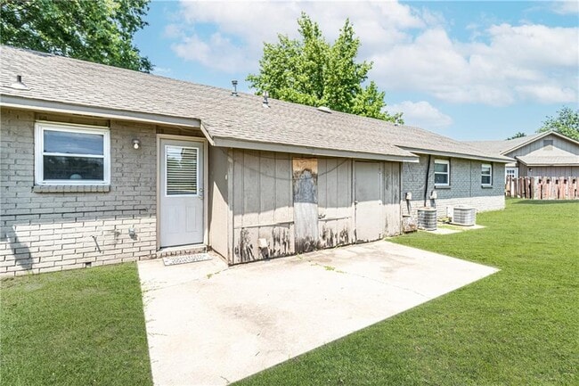 Building Photo - 1506 W Janda Dr
