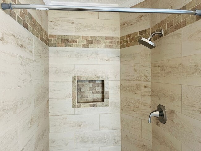 Building Photo - Wow! Renovated 3 bedroom 2 bath home in Ca...