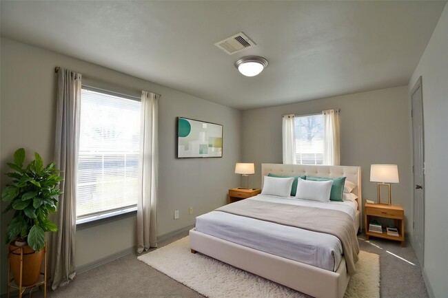 Building Photo - 13110 2nd St