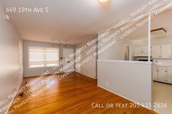Building Photo - 649 19th Ave S