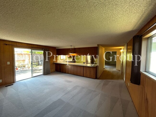 Building Photo - South Eugene Home by Kincaid Park