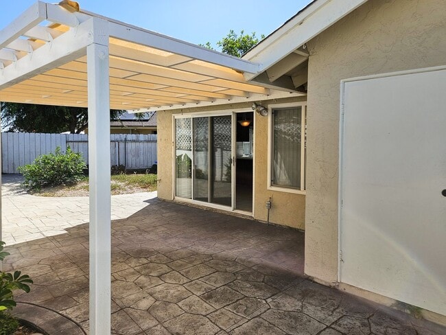 Building Photo - Chula Vista Twin Home