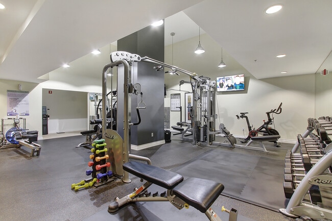 Building Photo - 1420 Terry Ave