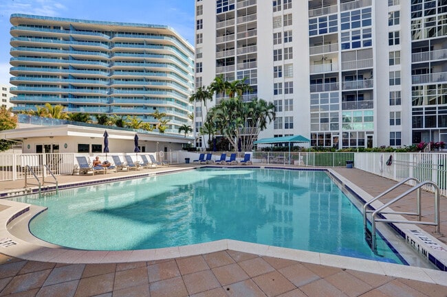 Building Photo - 1391 S Ocean Blvd