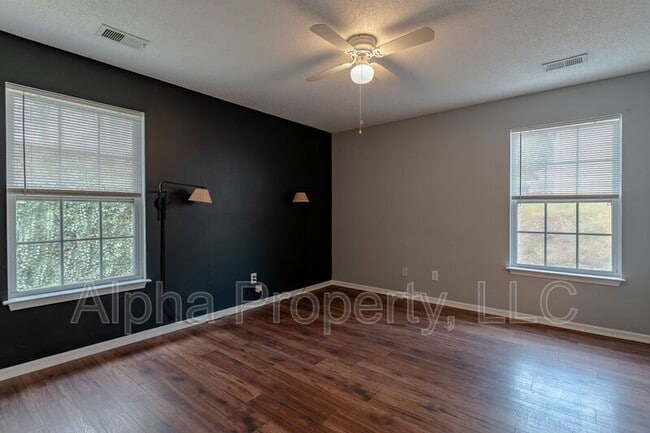 Building Photo - 1901 Country Apple Ct