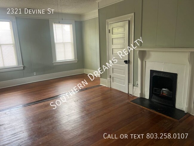 Building Photo - Charming 2-Bedroom Home in Prime Devine St...