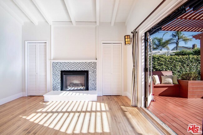 Building Photo - 6322 W 79th St