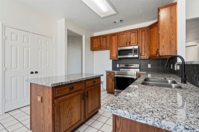 Building Photo - 1602 Winston Homestead Dr