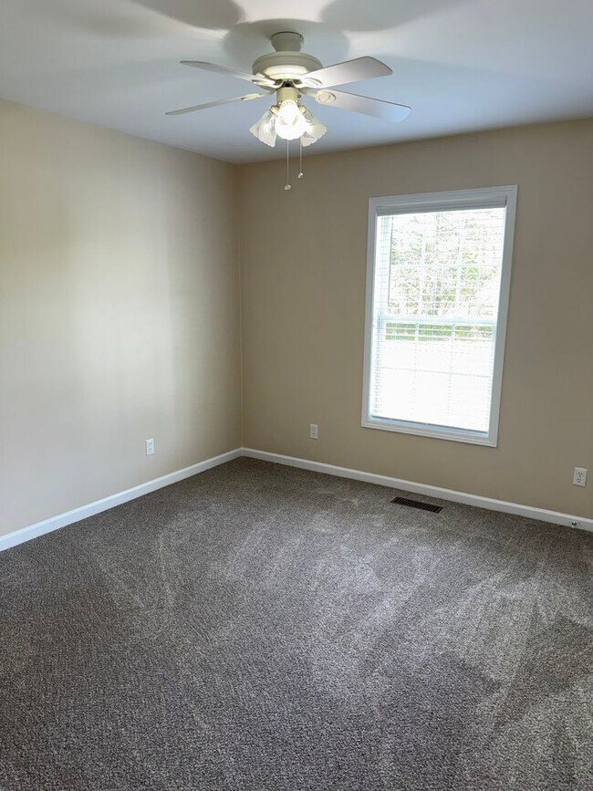 Building Photo - Newly Renovated 3-bedroom, 2 Bath Home with 1 Acre Lot!