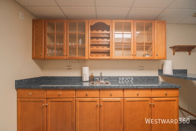 Building Photo - 164 Forestview Ct