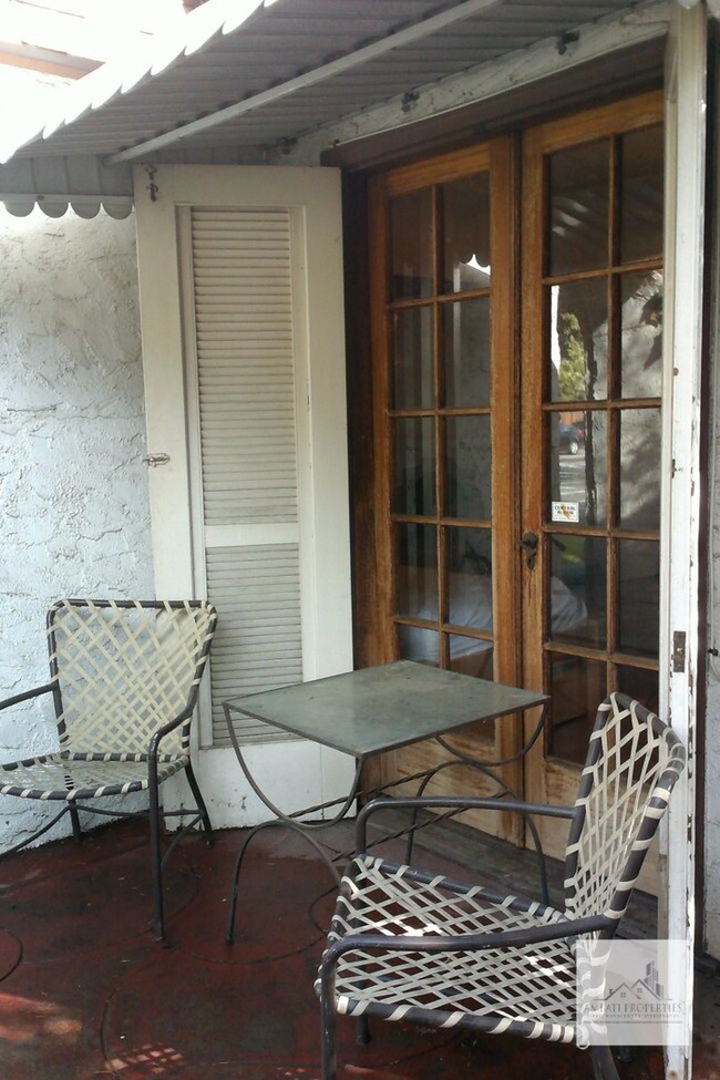 Building Photo - Beautiful 3 Bedroom home located in the Hi...