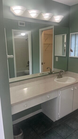Building Photo - 1086 Forest Lakes Dr