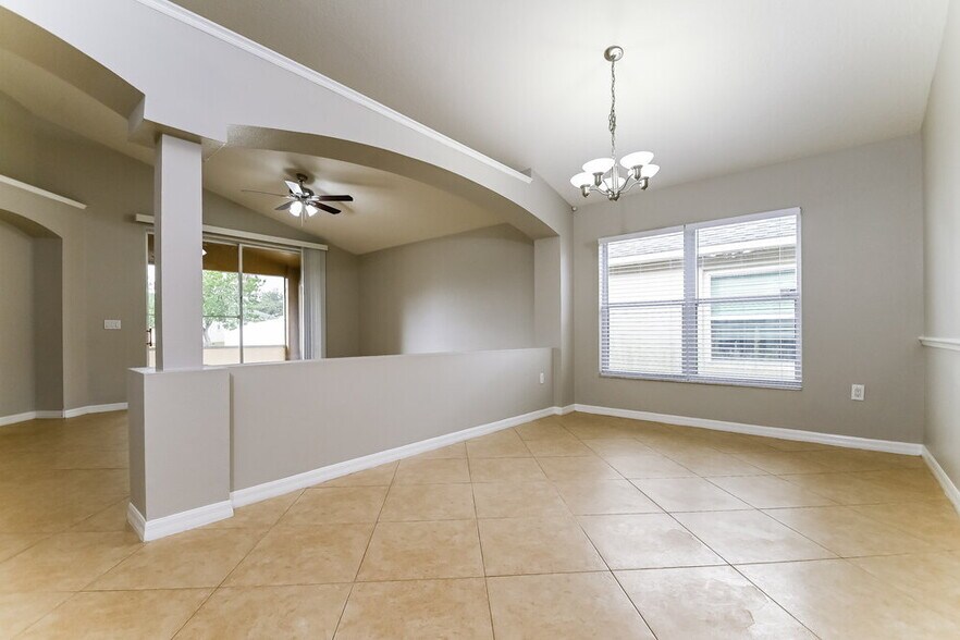 Building Photo - 2603 Whitewood Rd