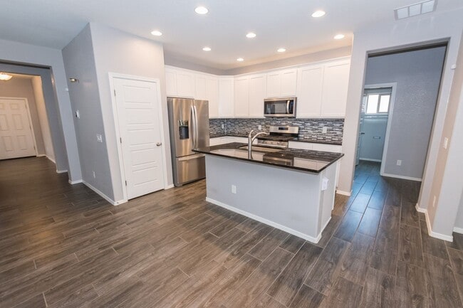 Building Photo - Beautiful 2-Story Home, 5 Bedroom, 3 Full ...