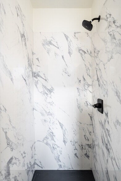 Building Photo - 738 S Stanley Ave