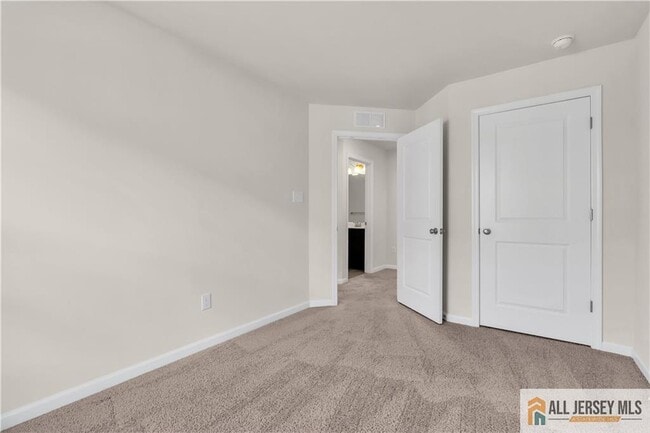 Building Photo - 504 E International Rd