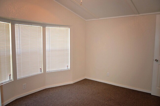 Building Photo - 10512 County Road 1020