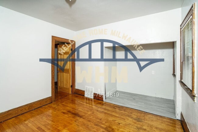 Building Photo - 3215 W Auer Ave