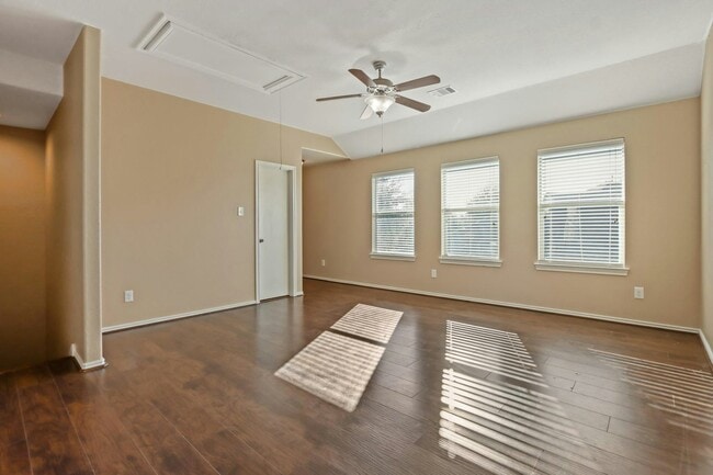 Building Photo - 2002 Collins Rose Ct