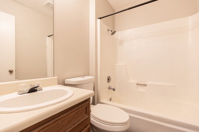 Building Photo - 6201 Berkett Cove