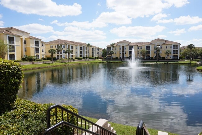 Building Photo - Spacious 2/2 in Prestigious Visconti at Maitland