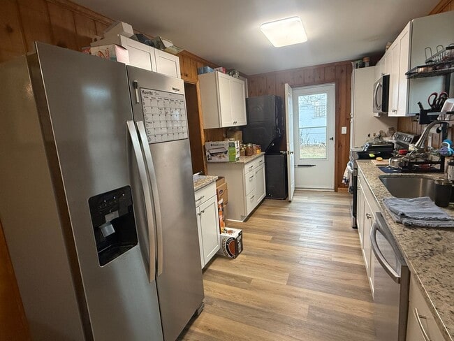 Building Photo - 312 Woodford St