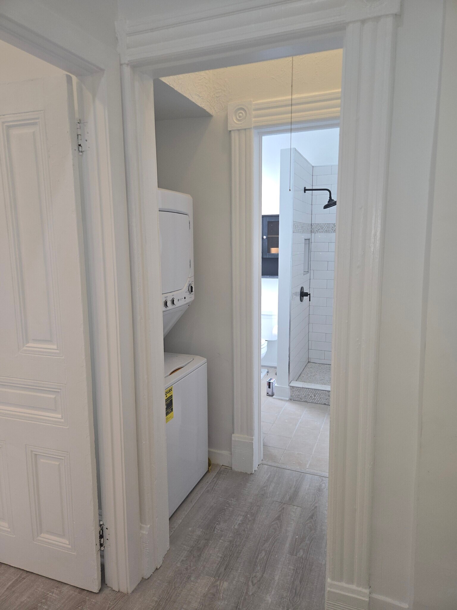 Building Photo - 359 Main St