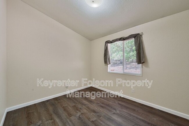 Building Photo - 2541 Deer Brush Ln