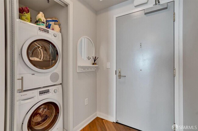 Building Photo - 401 Harrison St