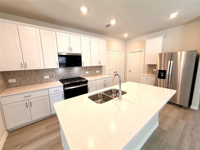 Building Photo - 3402 Brompton Dr