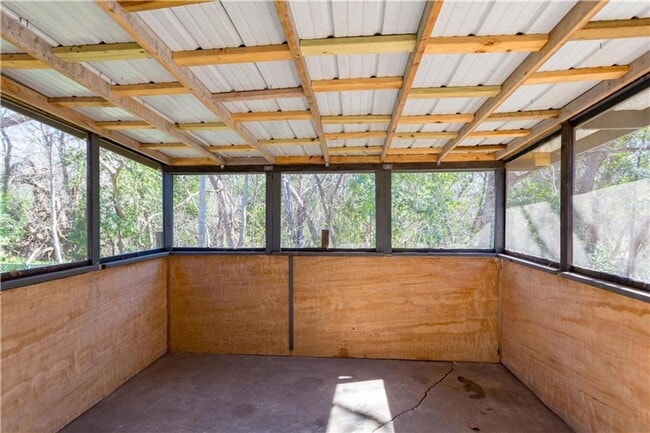 Building Photo - 3004 Pecan Springs Rd