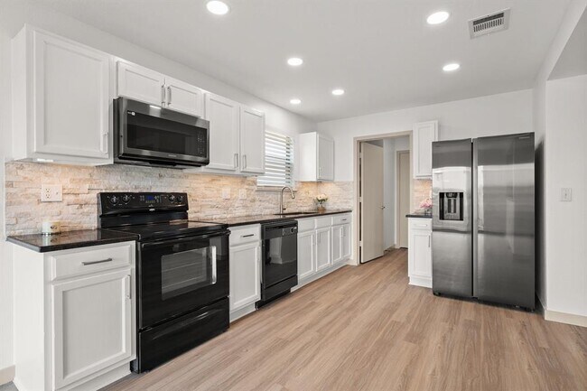 Building Photo - 8812 Wiley Way