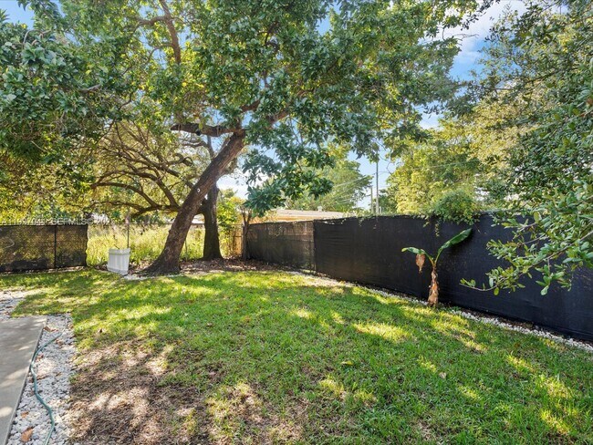 Building Photo - 6318 NW 19th Ct